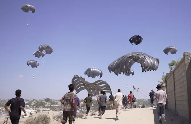 الإمارات تنفذ عملية الإنزال الجوي الـ58 للمساعدات وتُدخل 41 شاحنة جديدة إلى غزة