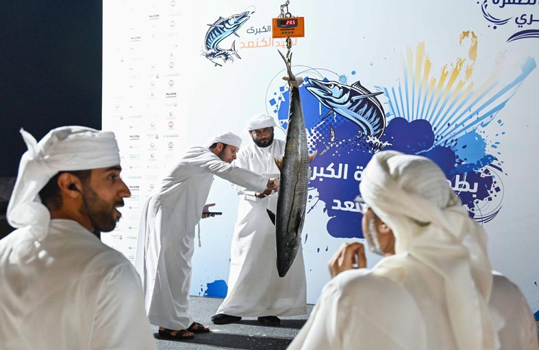 منافسات قوية في بطولة الظفرة الكبرى لصيد الكنعد