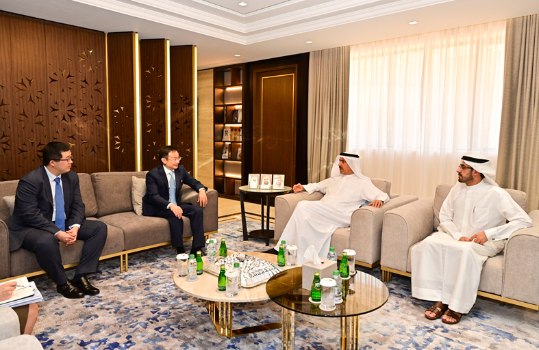 صقر غباش يستقبل رئيس شركة هواوي لمنطقة الشرق الأوسط