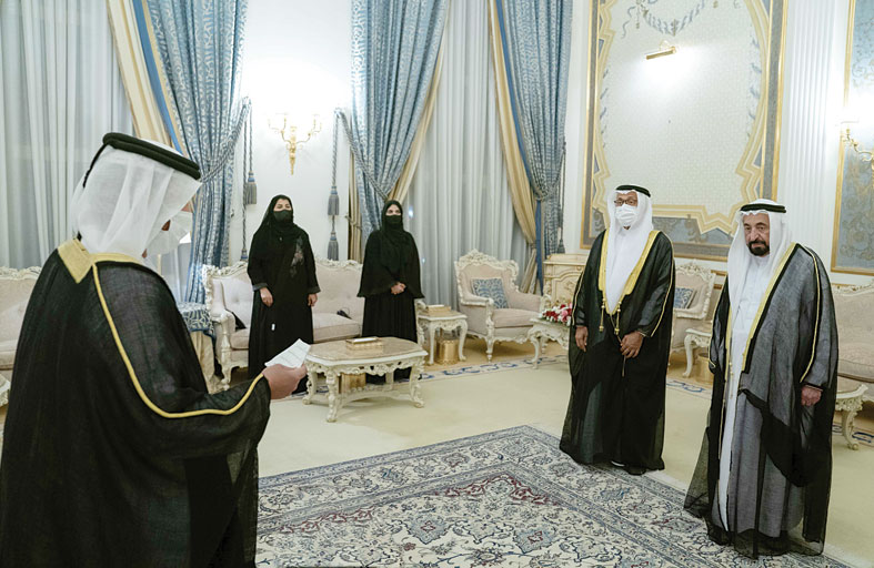 حاكم الشارقة يشهد أداء القسم لعوض راشد سعيد الطنيجي عضو المجلس الاستشاري لإمارة الشارقة