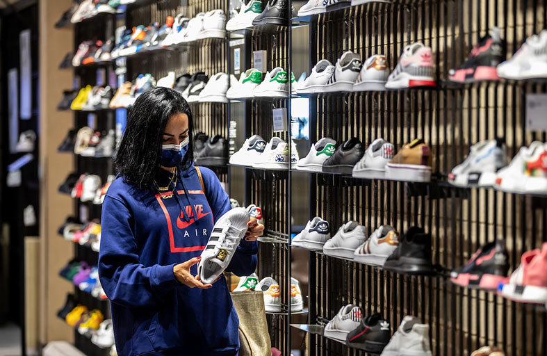 مفاجآت صيف دبي 2021 تقدم للمتسوقين عروضا ترويجية وتخفيضات كبرى