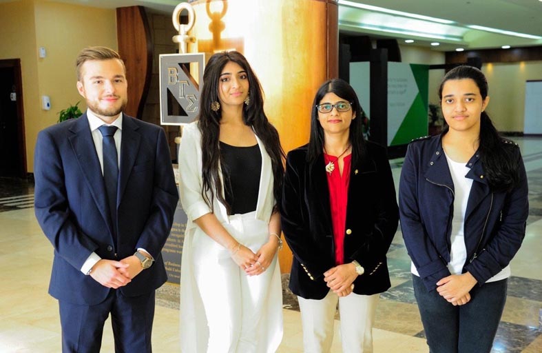 جامعة أبوظبي تحصد جائزة (بيتا جاما سيجما) الذهبية العالمية 