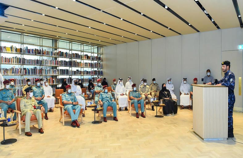 شرطة الشارقة تكرم منتسبيها الموهوبين
