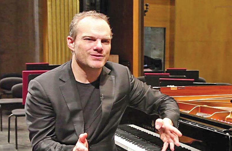 وفاة قائد الأوركسترا لارس فوغت 