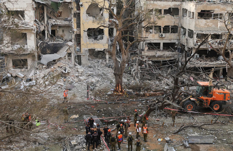 معاريف: إسرائيل لم تهزم إيران بعد