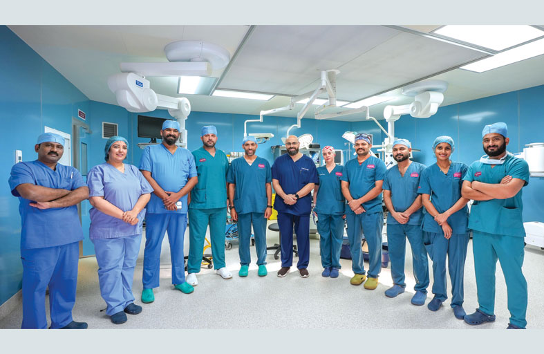 مستشفى برجيل يعلن نجاح فريق طبي في إجراء أول جراحة لزراعة مضخة للشريان الكبدي على مستوى الدولة