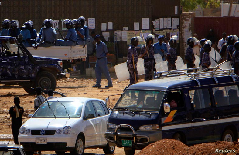 جماعة متطرفة تتبنى قتل 5 ضباط سودانيين 