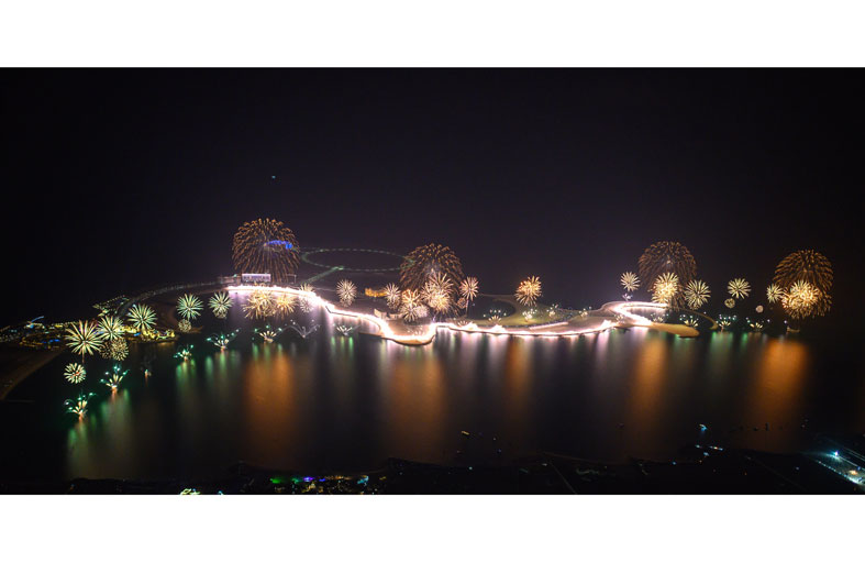 رأس الخيمة تبهر العالم باحتفالات رأس السنة الجديدة وتسجل إنجازين جديدين في غينيس