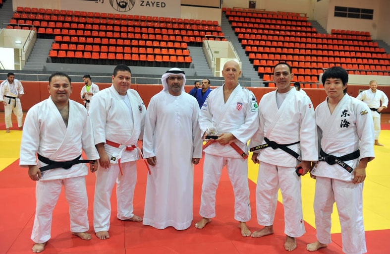بطل الجودو الياباني العالمي يستعرض في الفجيرة اليوم 