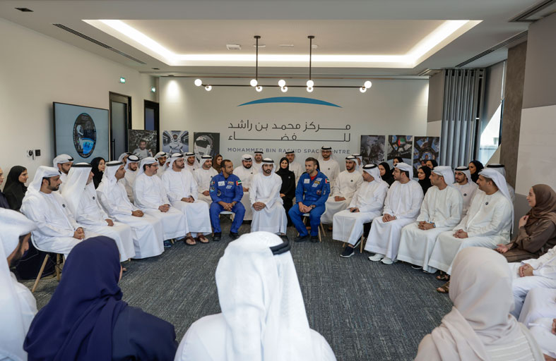 حمدان بن محمد: إنجاز سلطان النيادي تقف خلفه نخبة من كوادرنا الوطنية في مركز محمد بن راشد للفضاء