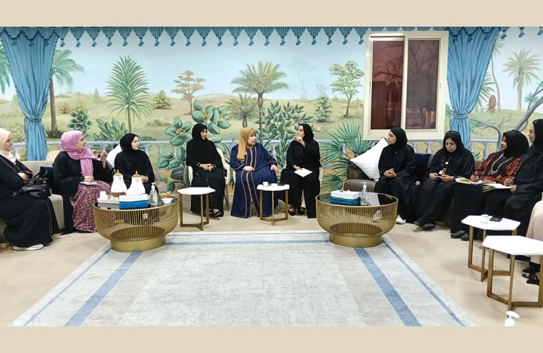 موظفات مؤسسات الشيخ محمد بن خالد آل نهيان الثقافية يناقشن موضوع «الصداقة في عصر الذكاء الاصطناعي»