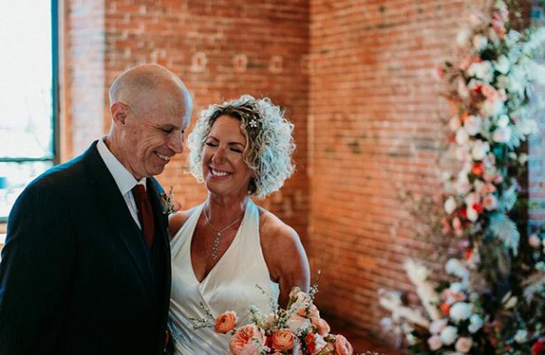 يتزوجان للمرة الثانية بعدما فقد الزوج ذاكرته