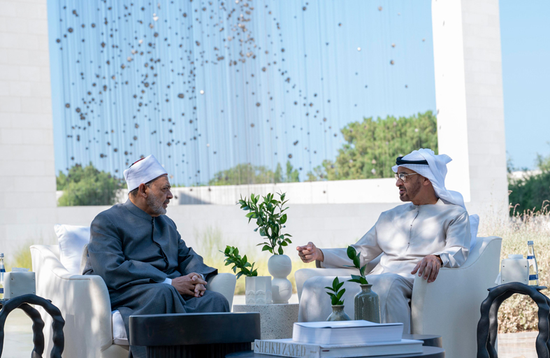 محمد بن زايد يستقبل شيخ الأزهر