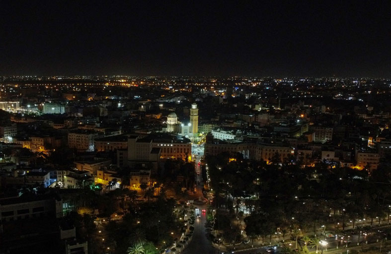 العاصمة الليبية تستعيد بعضا من بريقها مع توقف انقطاع الكهرباء 