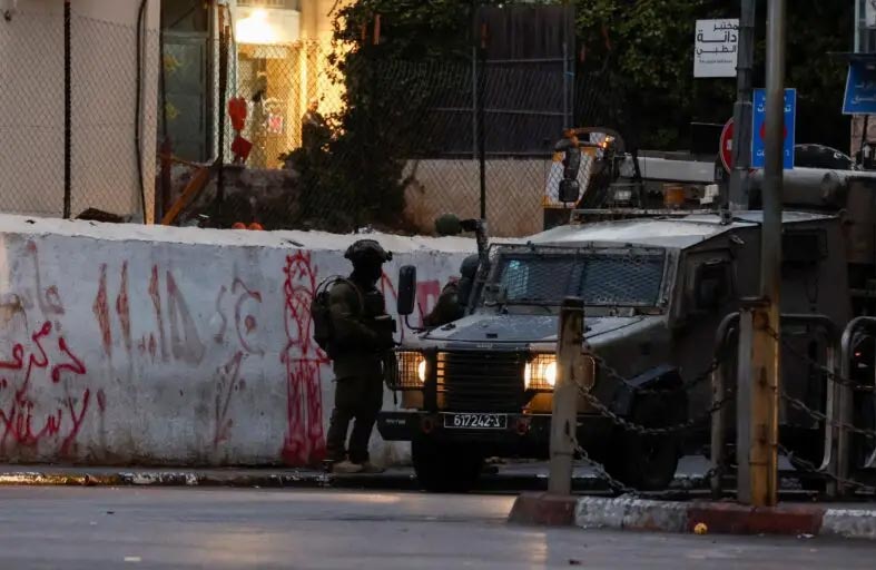 إسرائيل تغلق مكتب الجزيرة في رام الله