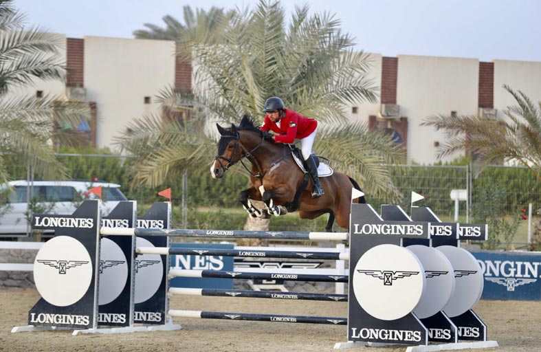 فرسان نادي الشارقة يواصلون التألق في دوري الإمارات لقفز الحواجز