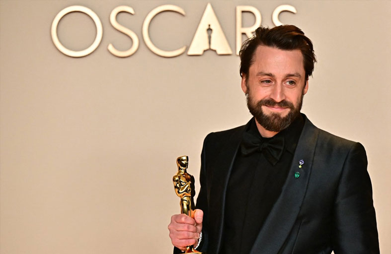 كالكن يحصد أفضل ممثل في دور ثانوي 