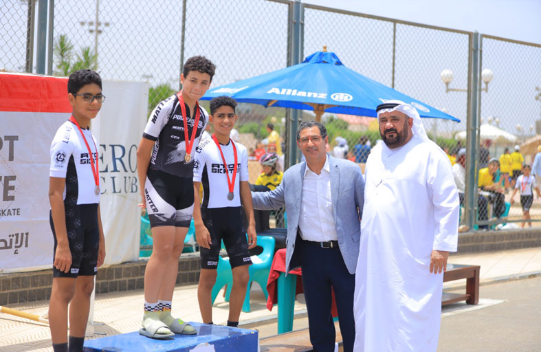 المستشار أحمد سودين  يتوج الفائزين في بطولة ألعاب التزلج المدولب المصرية بالقاهرة