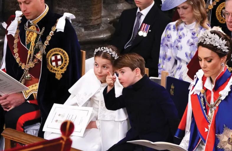 هكذا تحدى الأمير الصغير البروتوكولات الملكية