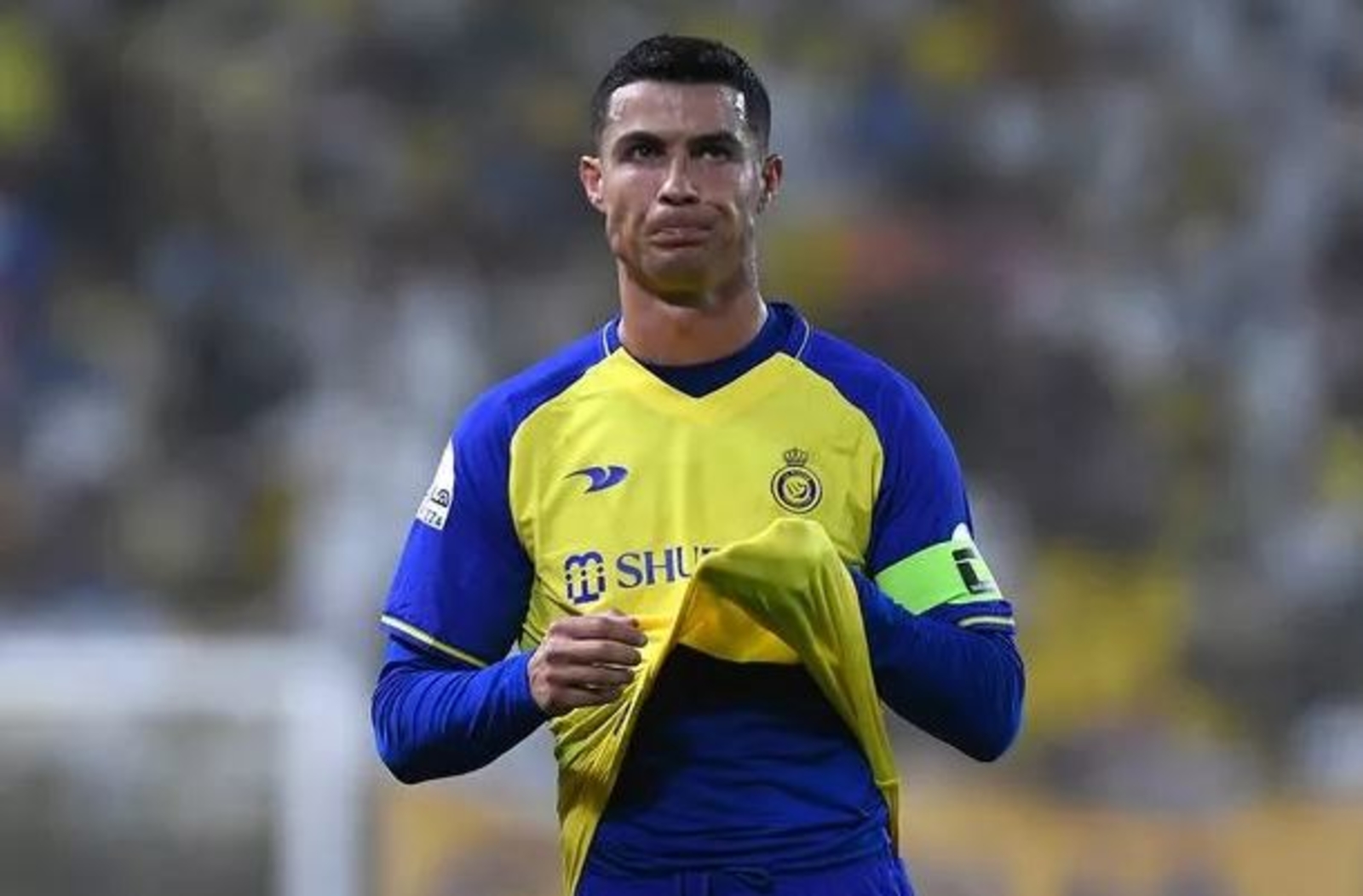 الهلال يواجه الاتحاد للإبقاء على آمال النصر ورونالدو 