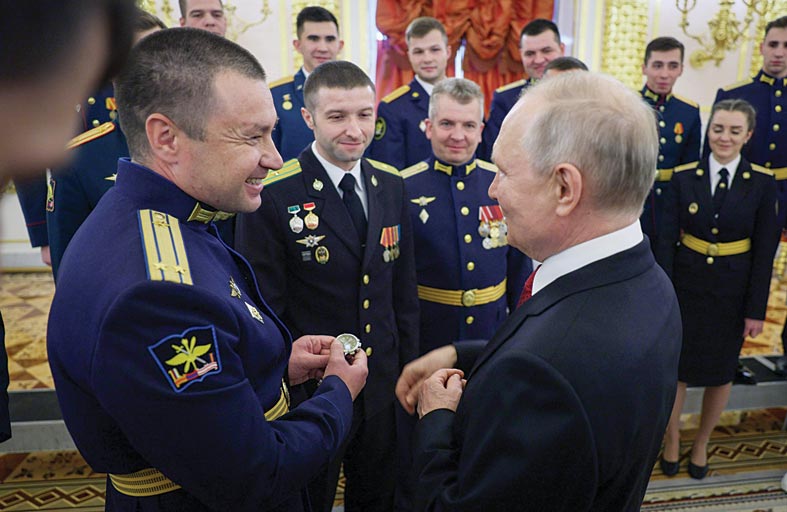 بوتين: سنسرع إنتاج المسيّرات.. وصواريخ «سارمات» تدخل الخدمة قريباً