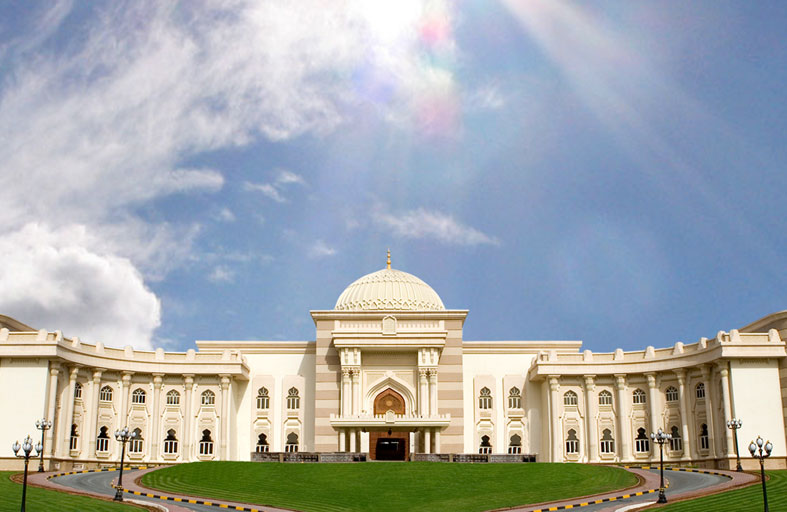 غرفة الشارقة تُحقق نتائج إيجابية بخدماتها الإلكترونية خلال شهر مارس الماضي