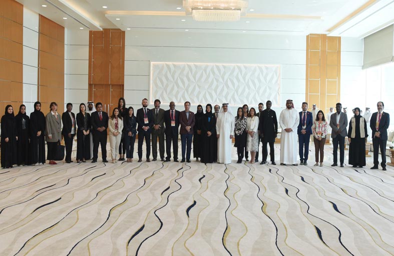 حاكم أم القيوين يستقبل ريم الهاشمى وعددا من مفوضي أجنحة الدول المشاركة في إكسبو 2020 دبي