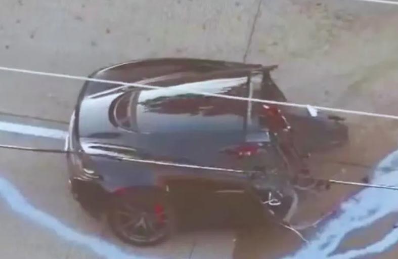 حادث مروع.. انشطار سيارة ماكلارين لنصفين