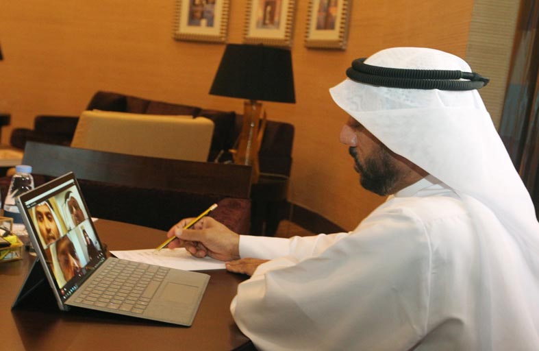 غرفة الشارقة تعقد اجتماعها الأول عبر الاتصال المرئي لبحث تحديات القطاع الخاص 