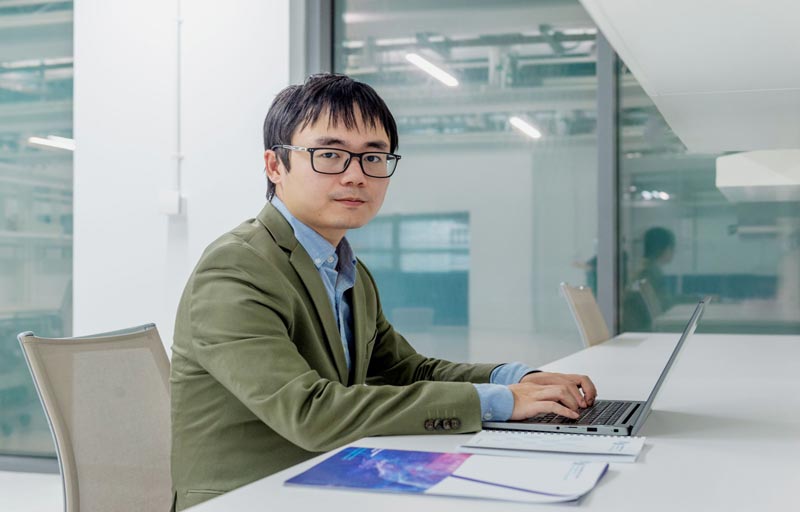 جامعة محمد بن زايد للذكاء الاصطناعي تعلن فوز أحد أعضاء هيئتها التدريسية بأول جائزتين في المؤتمر الأوروبي 