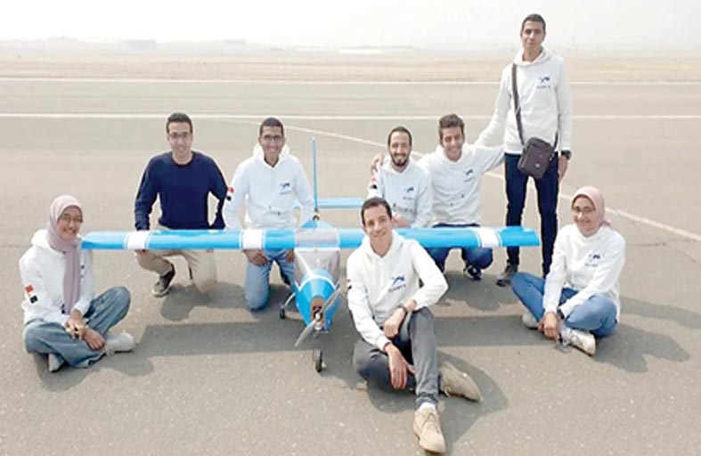 طلاب في الصعيد يطورون طائرة «درون» 