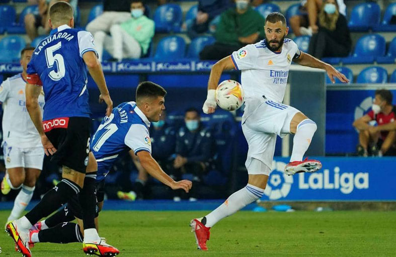 بنزيمة يهدي أنشيلوتي العائد فوزه الأول مع ريال 