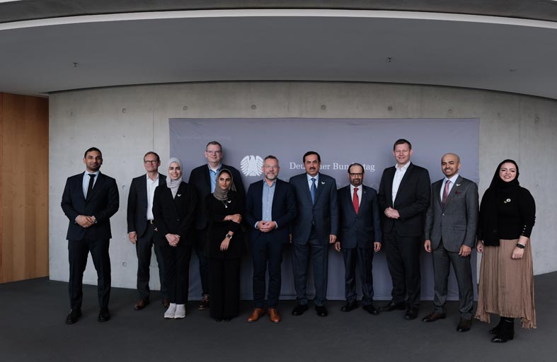 صقر غباش يلتقي رئيس لجنة الشؤون الخارجية في البوندستاغ الألماني