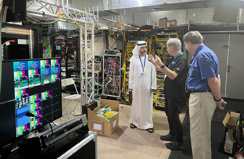 رئيس جمعية الصحفيين الإماراتية: الإعلام العالمي في cop28 خلية نحل بجنسيات ولغات متنوعة