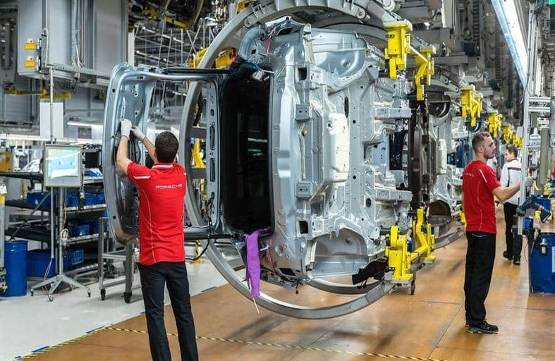 ضعف قطاع الصناعات التحويلية يؤثر على سوق العمل بألمانيا 