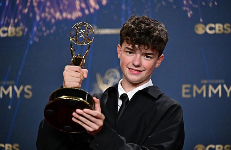 «أدولسنس» يهيمن على جوائز إيمي للمسلسلات التلفزيونية 