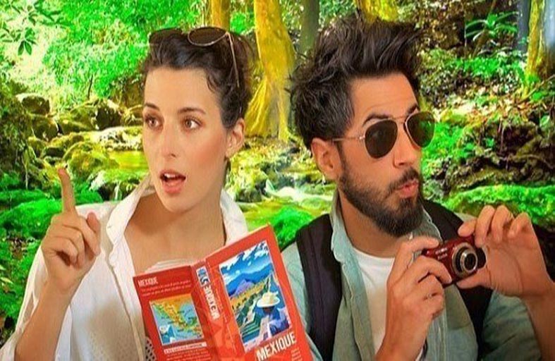 سياح يعيدون تمثيل رحلاتهم في المنزل