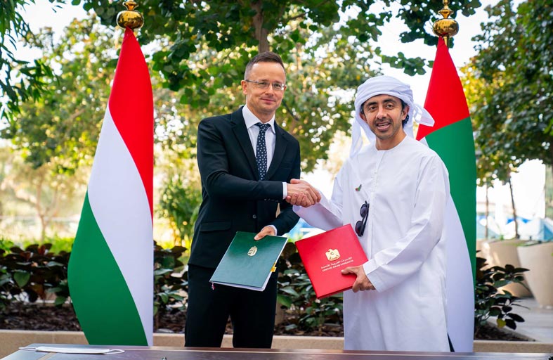 عبدالله بن زايد يستقبل وزير خارجية المجر في إكسبو 2020 