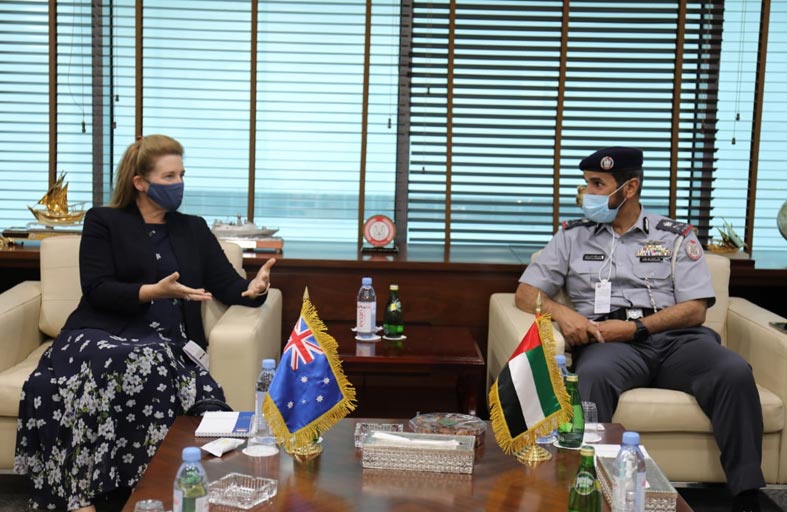 قائد عام شرطة أبوظبي يبحث مع السفيرة الاسترالية العلاقات الشرطية