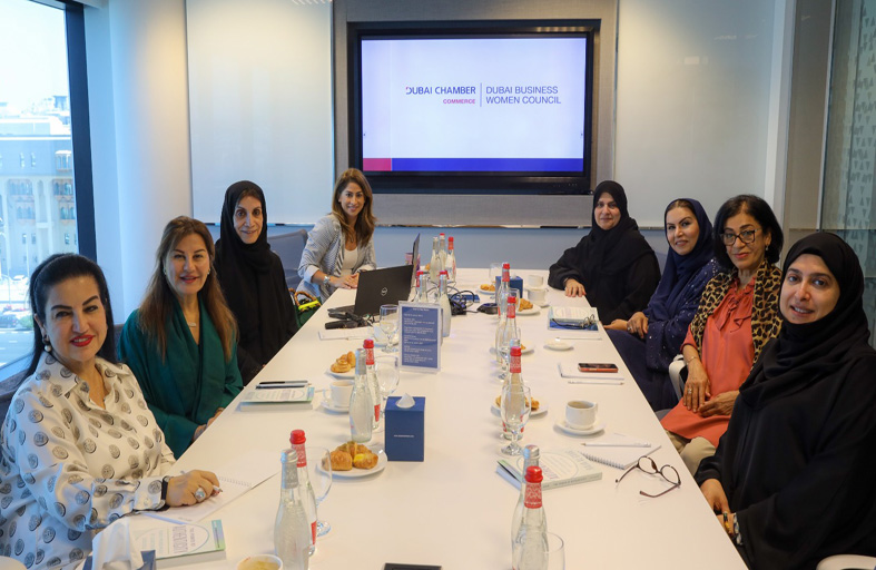 مجلس سيدات أعمال دبي يبحث مشاريع تعزيز دور المرأة بمسيرة التنمية