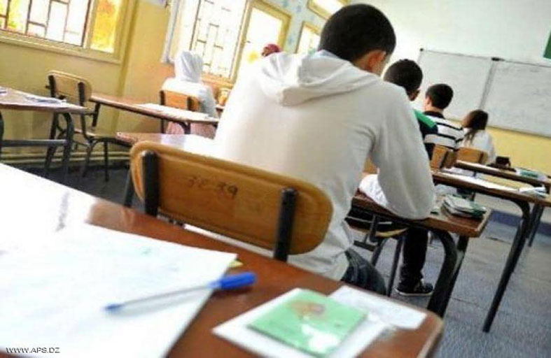 في الجزائر.. وسائل التواصل تحل محل المدارس