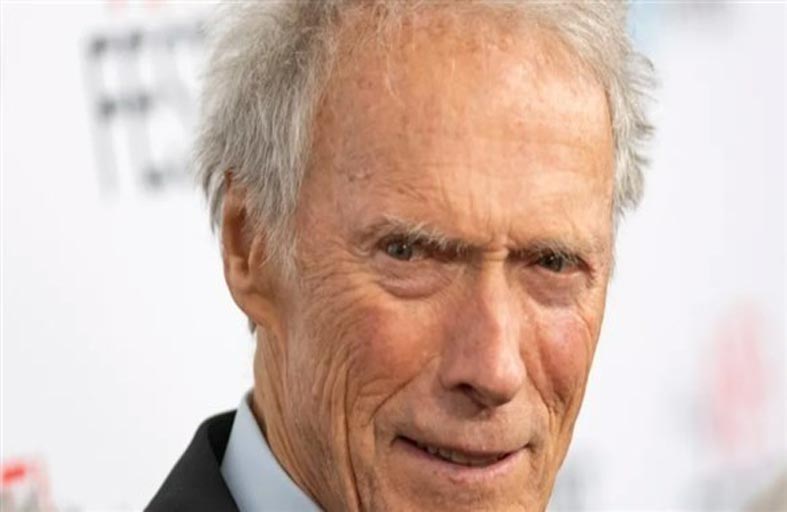 إيستوود في الحادية والتسعين...على حصان 