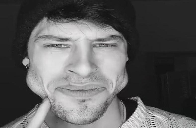 يمرّن عضلات فكيه والنتيجة مدهشة