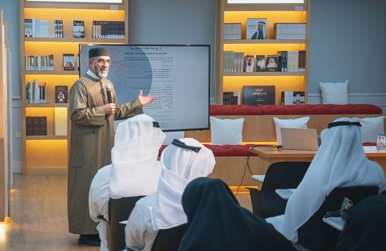 مجمع اللّغة العربيّة بالشّارقة يعزّز مهارات 25 موظّفًا بأساسيّات المراسلات الإداريّة 