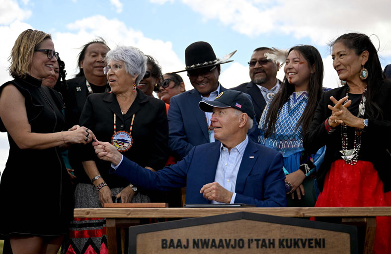 مشكلة اليورانيوم.. بايدن «يشتري» صداعاً قبل الانتخابات