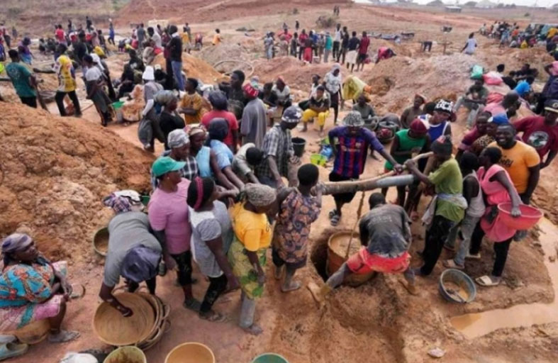 مصرع 18 شخصًا بحادث انهيار منجم شمال نيجيريا