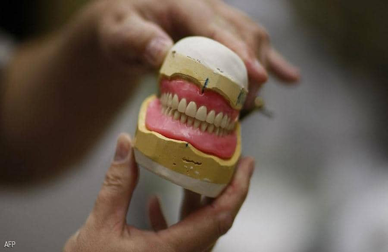 ضبط طبيب أسنان مزيف