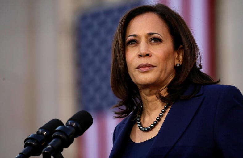 هاريس تراهن على انتخاب أول رئيسة سوداء في أمريكا 
