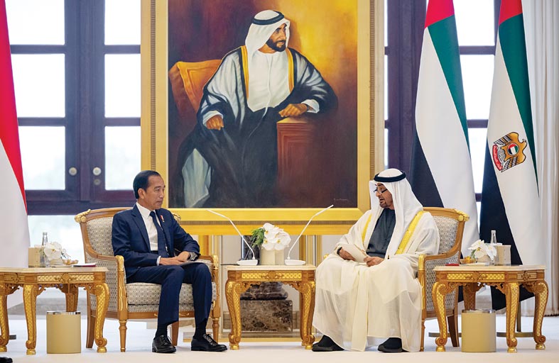 رئيس الدولة والرئيس الإندونيسي يبحثان علاقات التعاون والشراكة الاقتصادية الشاملة بين البلدين
