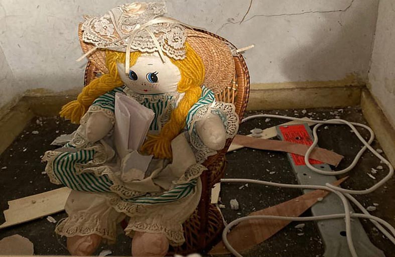 على غرار أفلام الرعب.. دمية تهدد إنسانا